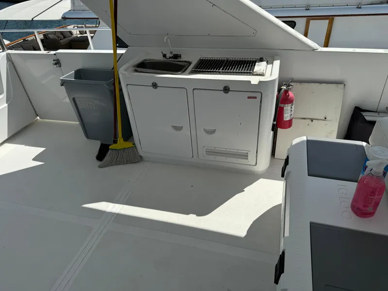 Slide: The Image of Versilcraft Challenger Motor Yacht 1990 - 77