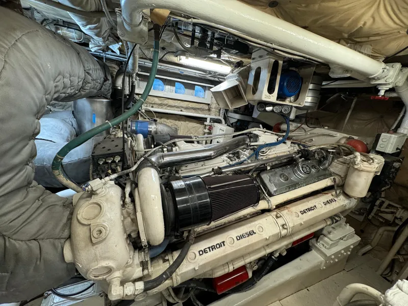 Slide: The Image of Versilcraft Challenger Motor Yacht 1990 - 94