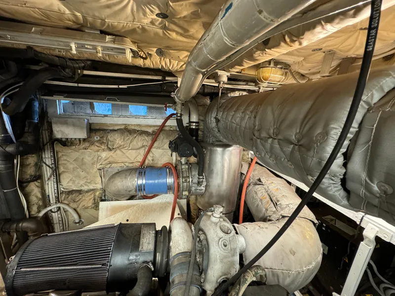 Slide: The Image of Versilcraft Challenger Motor Yacht 1990 - 95