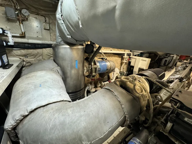 Slide: The Image of Versilcraft Challenger Motor Yacht 1990 - 96