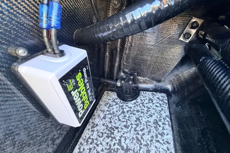 Slide: The Image of Interior of 2021 Chittum Skiffs Islamorada 18 with Power Bubbles air pump. - 64