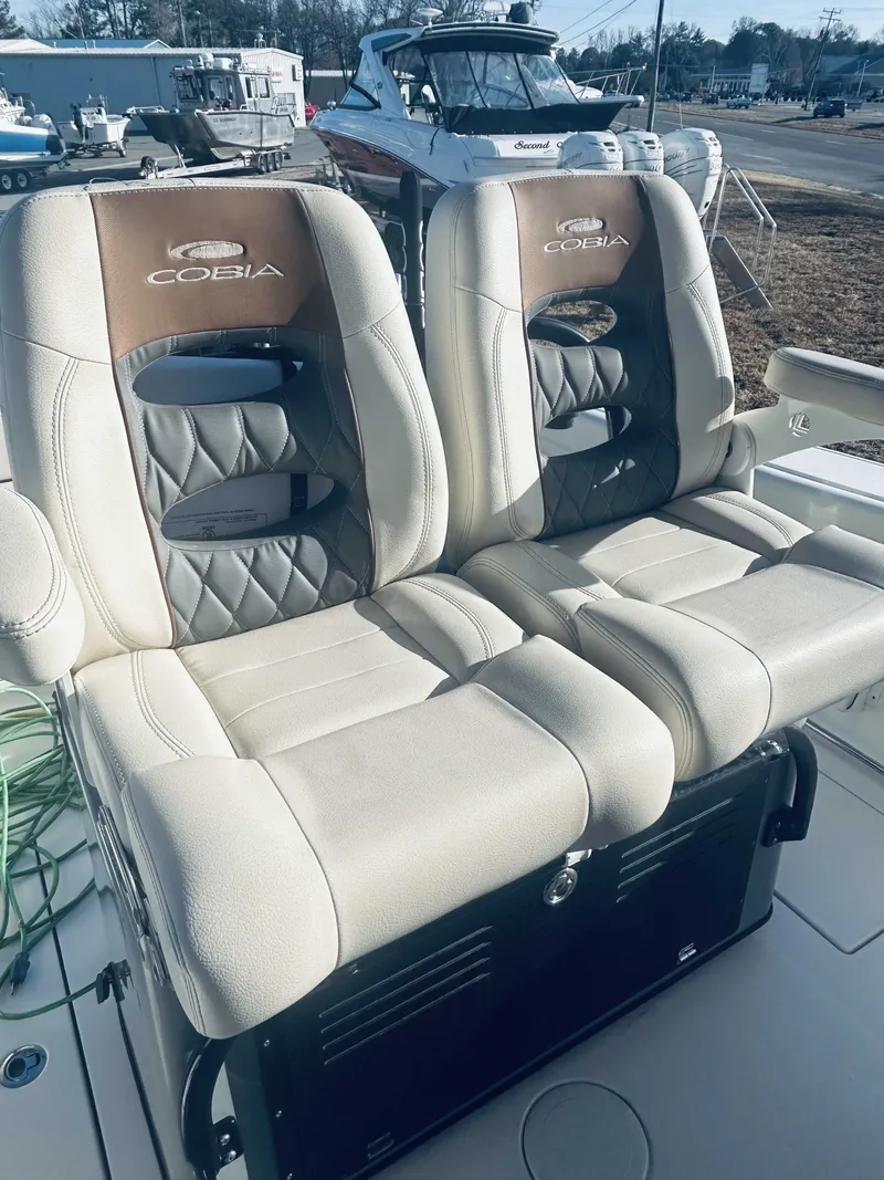 Slide: The Image of Cobia 280 Center Console 2022 - 10