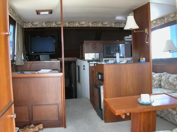 Slide: The Image of Hatteras 52 Convertible 1984 - 11