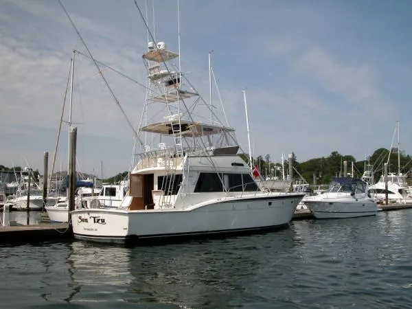 Slide: The Image of Hatteras 52 Convertible 1984 - 4