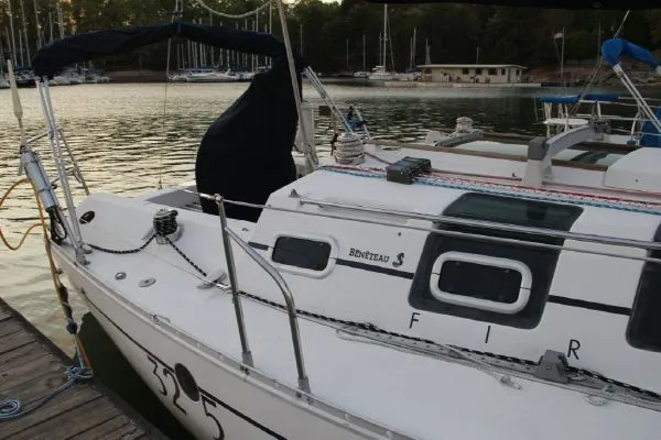 Slide: The Image of Beneteau 32s5 1990 - 2