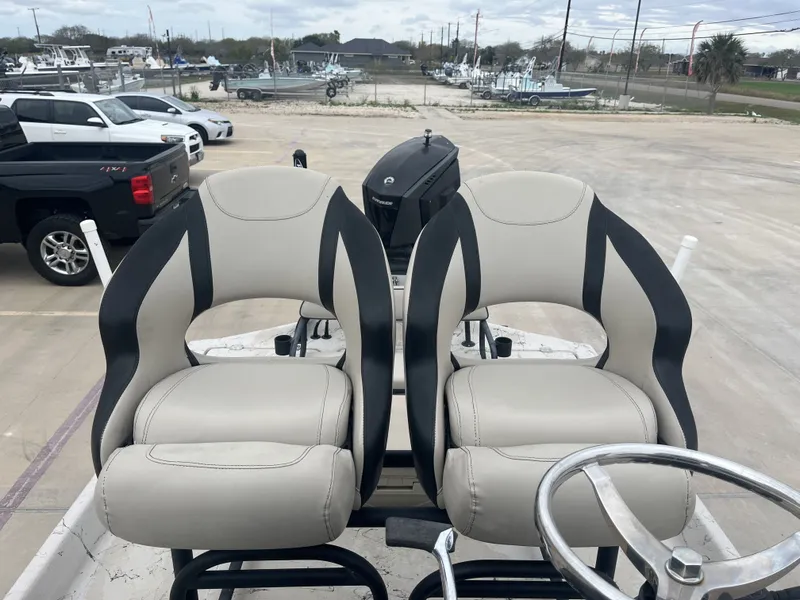 Slide: The Image of Shoalwater 23 Cat 2017 - 30