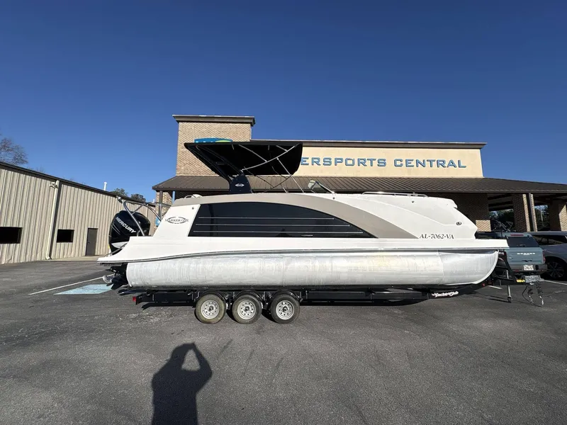 Slide: The Image of Marker One M25 2015 - 9