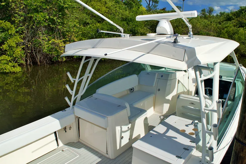 Slide: The Image of 2020 COBIA 330 DC - Image 7 - 7