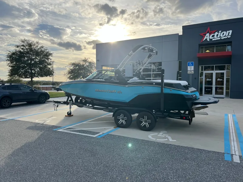 Slide: The Image of MasterCraft NXT20 2020 - 2