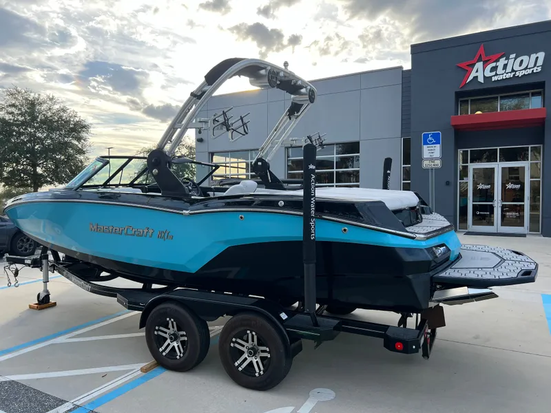 Slide: The Image of MasterCraft NXT20 2020 - 3
