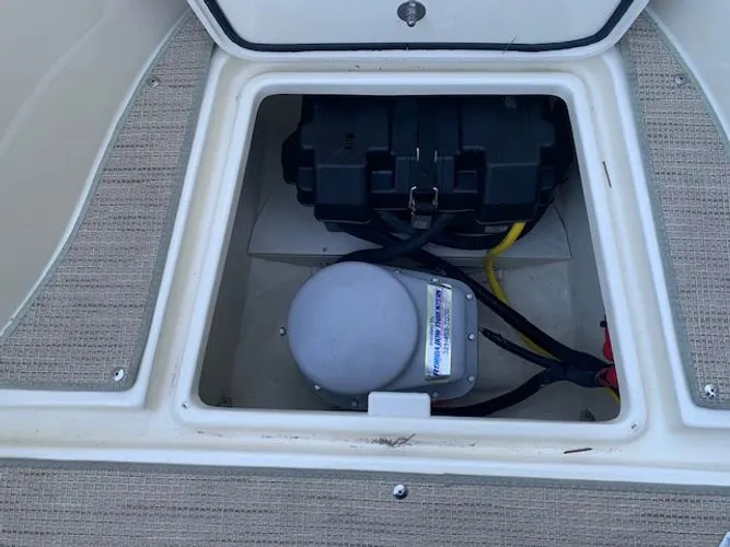 Slide: The Image of 2023 Chris-craft Catalina 30 - Image 12 - 12