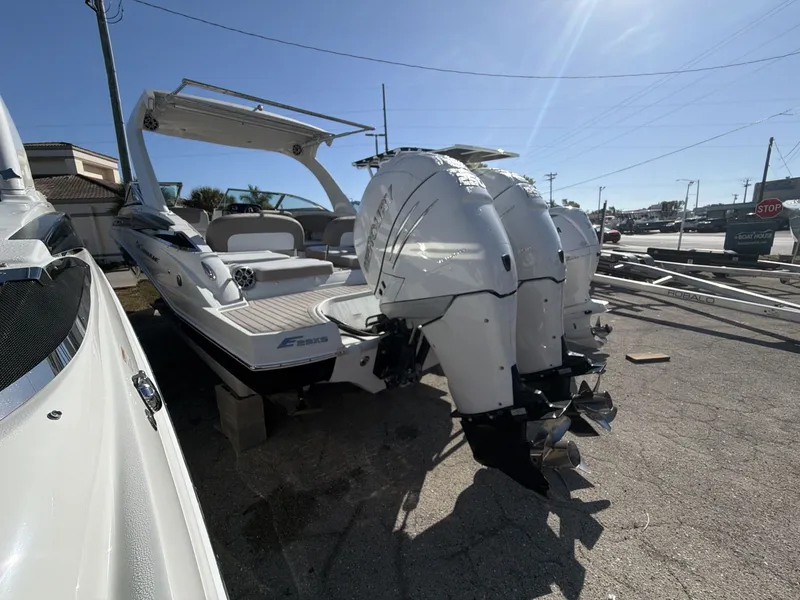 Slide: The Image of Crownline Boats 29 XS 2018 - 10