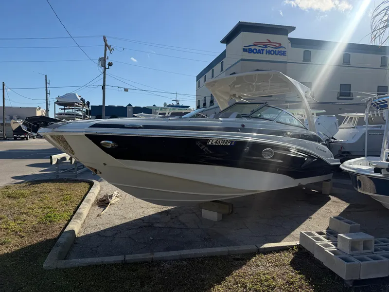 The Image of Crownline Boats E29 XS 2018 - 1