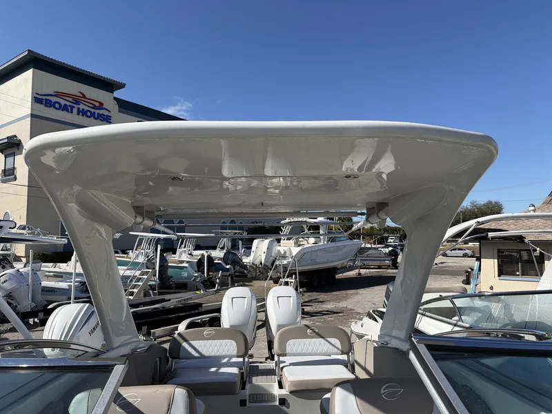 Slide: The Image of Crownline Boats E29 XS 2018 - 14