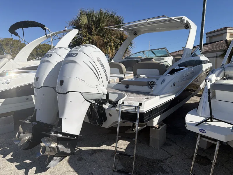 Slide: The Image of Crownline Boats E29 XS 2018 - 15