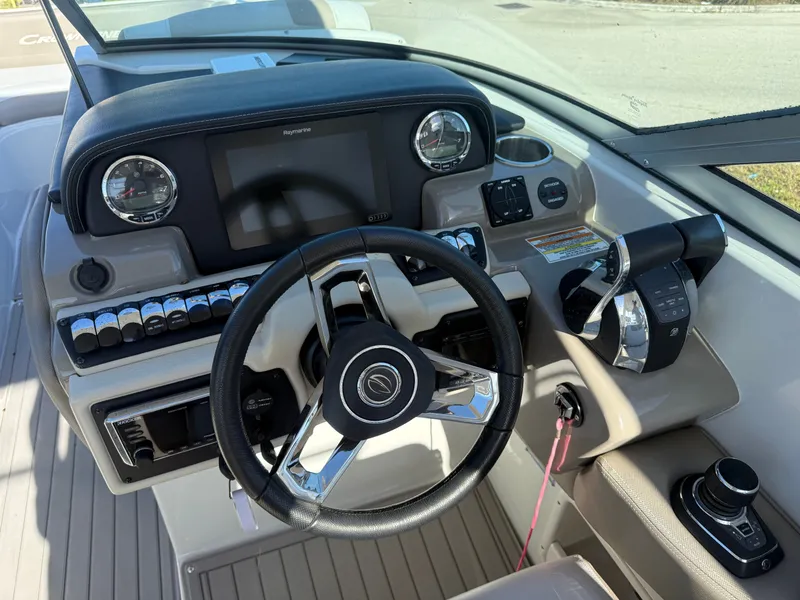 Slide: The Image of Crownline Boats E29 XS 2018 - 3