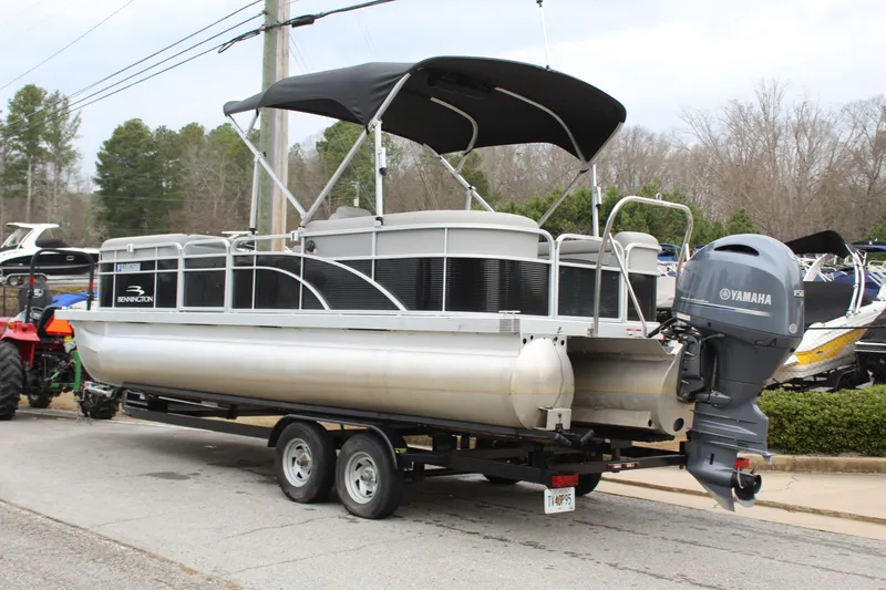 Slide: The Image of Tracker FB 20 DLX 2023 - 3