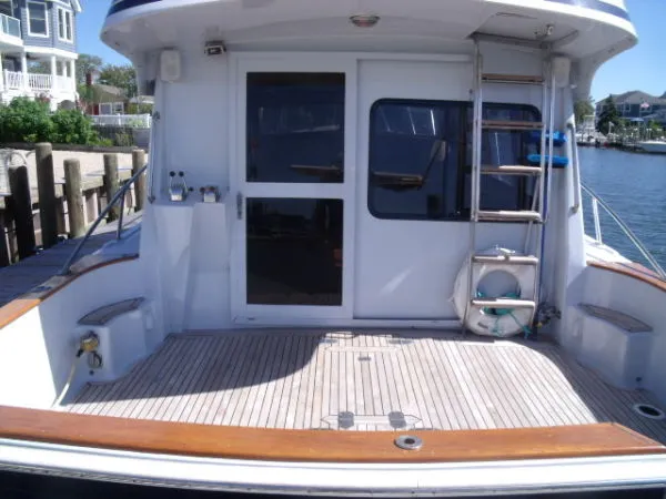 Slide: The Image of Mikelson t r a d e s cockpit motoryacht 1989 - 5
