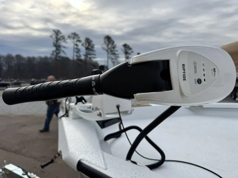 Slide: The Image of Xpress Hyper-Lift Series H22B-200HP 2026 - 3