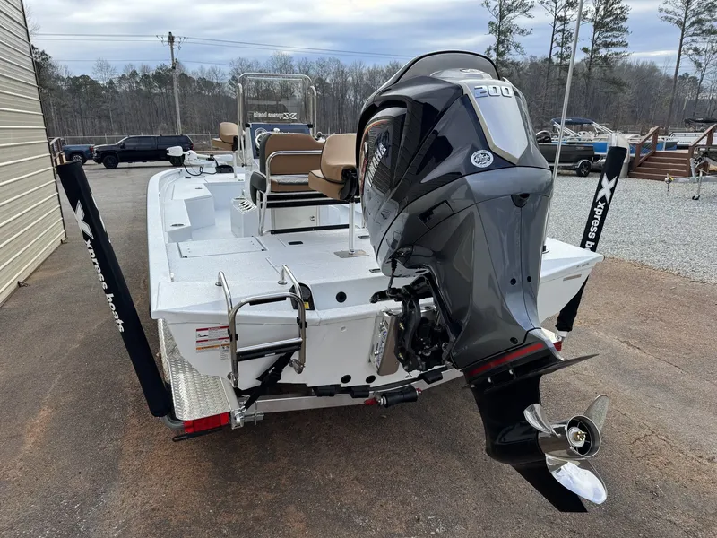 Slide: The Image of Xpress Hyper-Lift Series H22B-200HP 2026 - 6