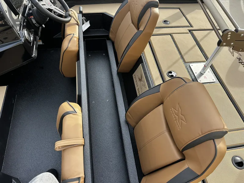 Slide: The Image of Xpress H20C Crappie 2026 - 4