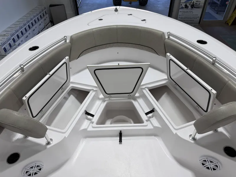 Slide: The Image of Sportsman Heritage 231 Center Console 2022 - 12