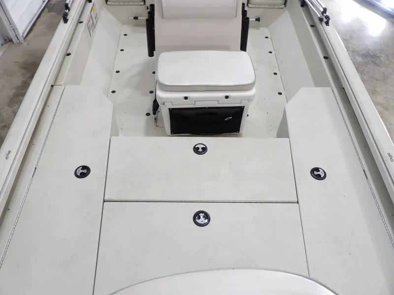 Slide: The Image of Ranger RB200 2023 - 15