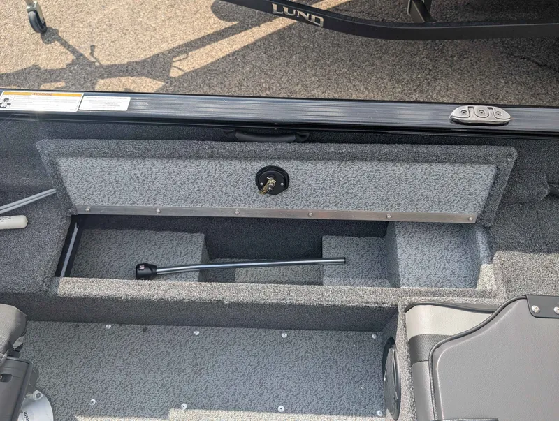 Slide: The Image of Lund 1650 Rebel XL Tiller 2025 - 10