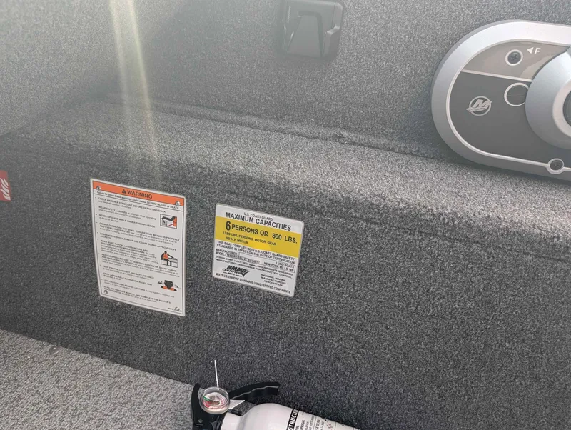 Slide: The Image of Lund 1650 Rebel XL Tiller 2025 - 15