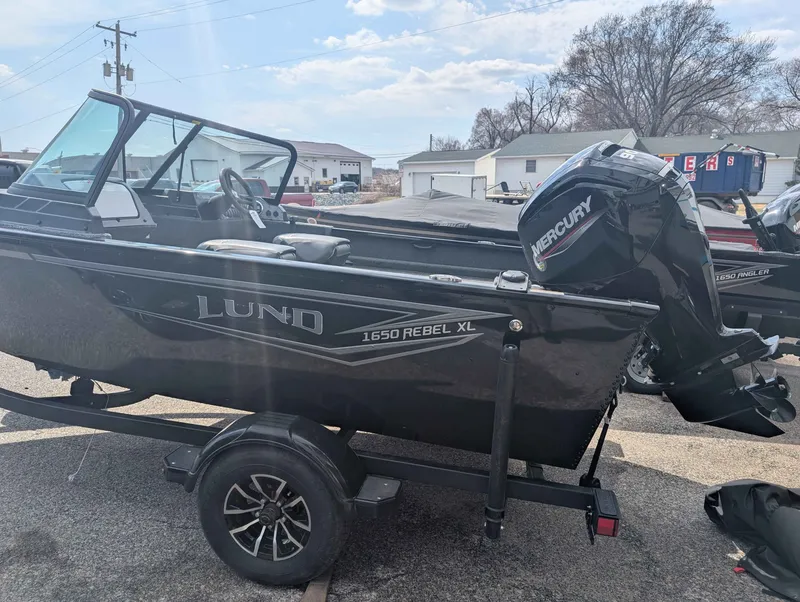 Slide: The Image of Lund 1650 Rebel XL Tiller 2025 - 5