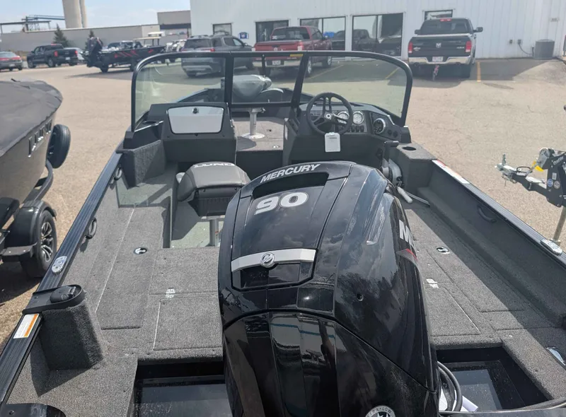 Slide: The Image of Lund 1650 Rebel XL Tiller 2025 - 7