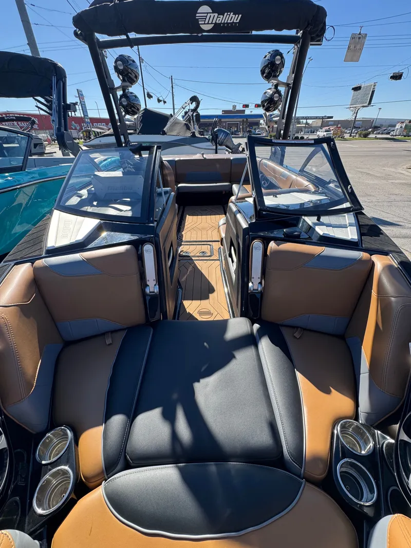 Slide: The Image of Malibu Wakesetter 23 LSV 2019 - 17