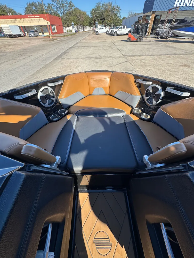 Slide: The Image of Malibu Wakesetter 23 LSV 2019 - 22