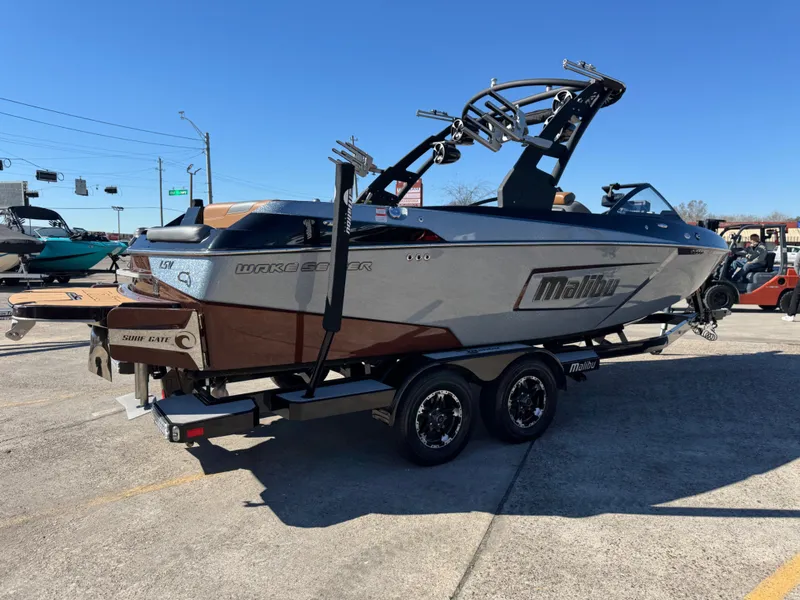 Slide: The Image of Malibu Wakesetter 23 LSV 2019 - 5