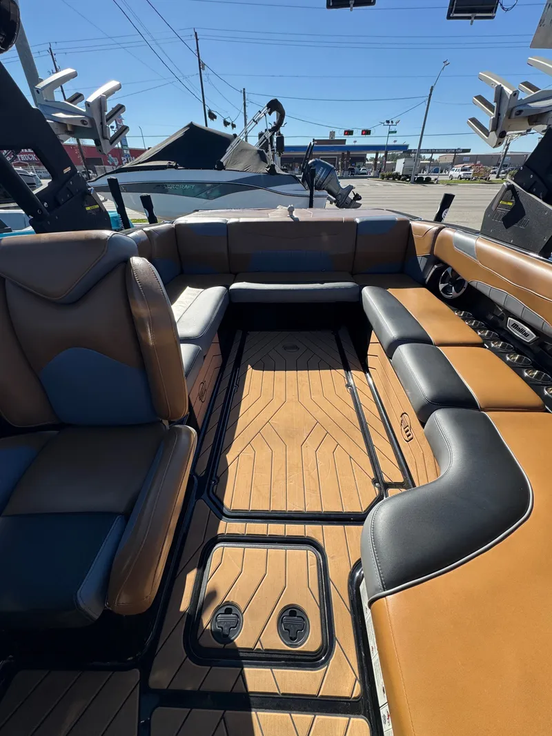 Slide: The Image of Malibu Wakesetter 23 LSV 2019 - 9