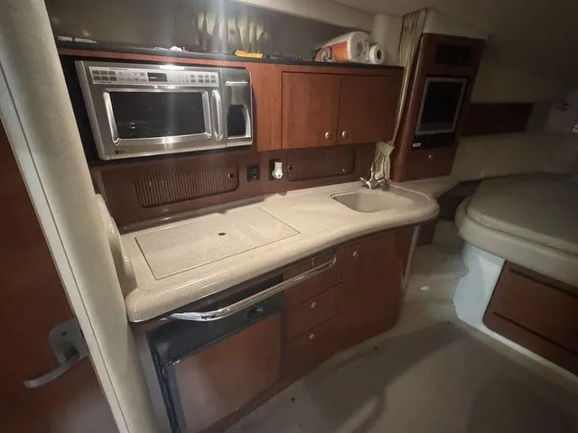 Slide: The Image of Sea Ray 320 Sundancer 2006 - 17