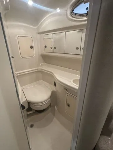 Slide: The Image of Sea Ray 320 Sundancer 2006 - 20