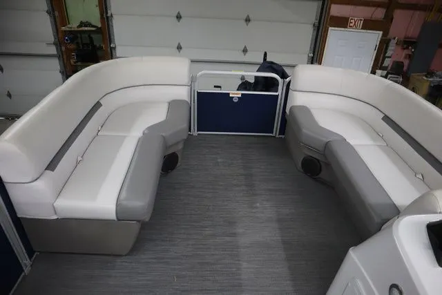 Slide: The Image of Godfrey Sweetwater 2086 CX 2022 - 8