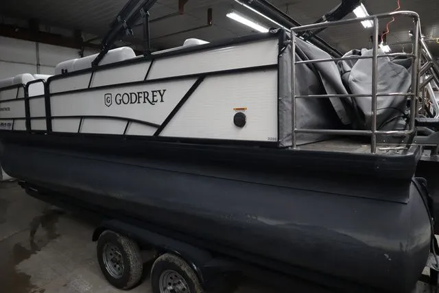 Slide: The Image of Godfrey Sweetwater 2286 SFL Triple Tube Package 2021 - 14