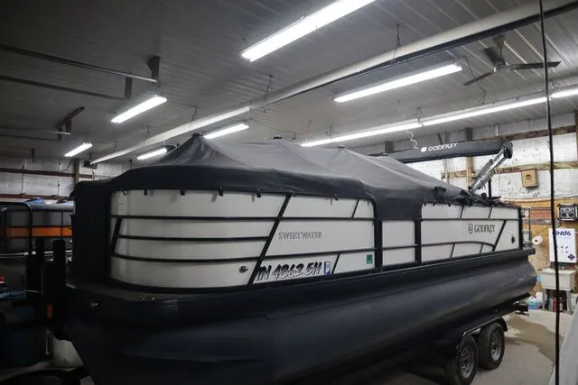 Slide: The Image of Godfrey Sweetwater 2286 SFL Triple Tube Package 2021 - 23