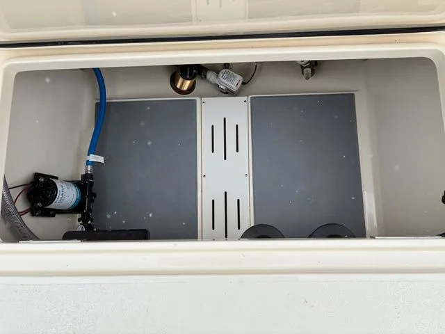 Slide: The Image of Scout 255 Dorado 2026 - 10