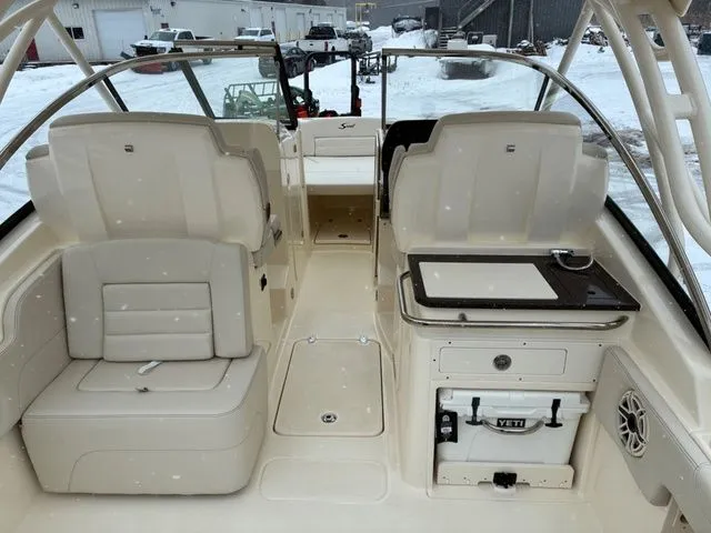 Slide: The Image of Scout 255 Dorado 2026 - 11