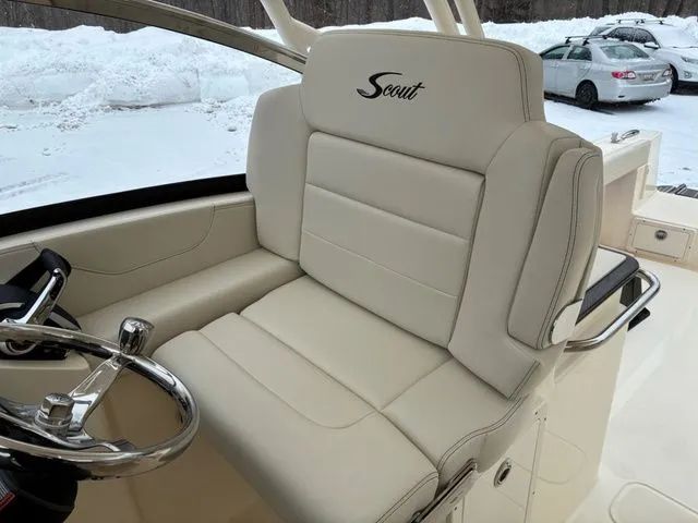 Slide: The Image of Scout 255 Dorado 2026 - 18