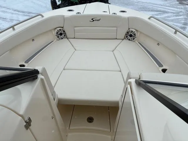 Slide: The Image of Scout 255 Dorado 2026 - 19