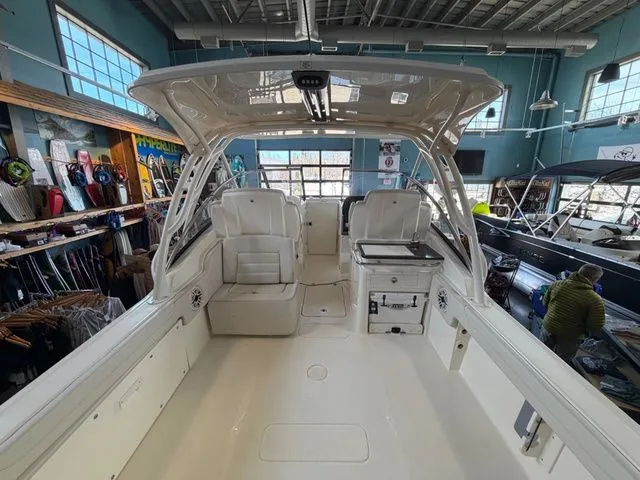 Slide: The Image of Scout 255 Dorado 2026 - 36