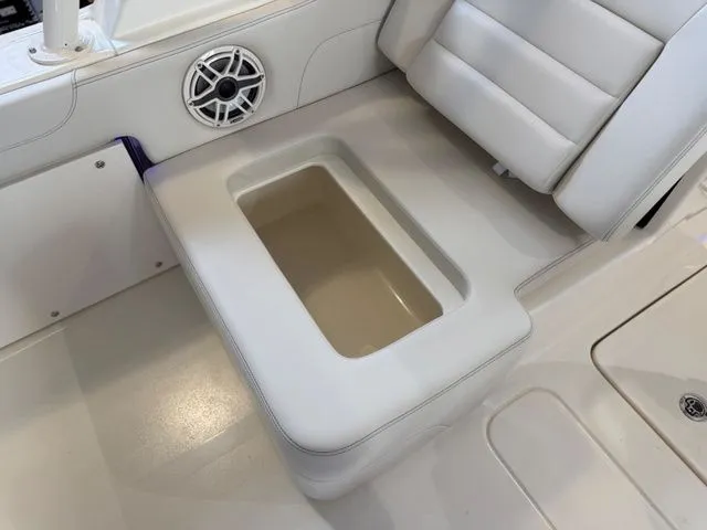 Slide: The Image of Scout 255 Dorado 2026 - 48