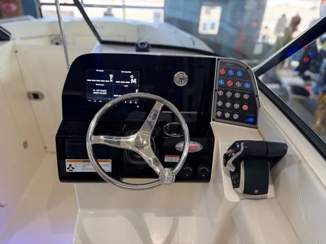 Slide: The Image of Scout 255 Dorado 2026 - 57