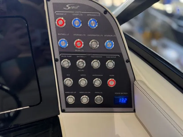 Slide: The Image of Scout 255 Dorado 2026 - 59