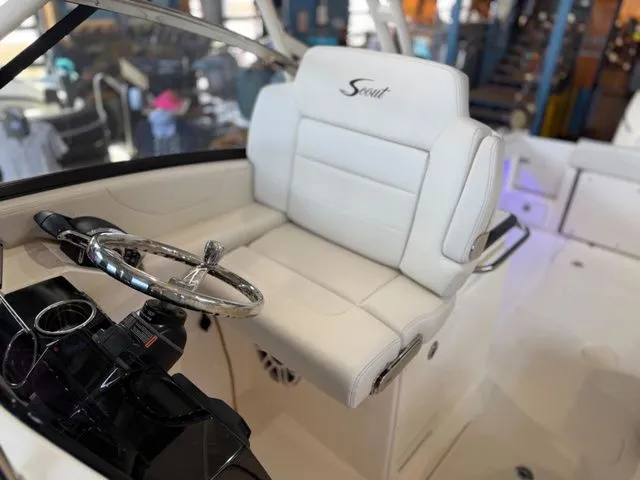 Slide: The Image of Scout 255 Dorado 2026 - 63