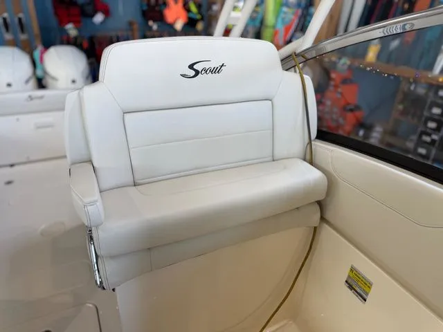 Slide: The Image of Scout 255 Dorado 2026 - 70